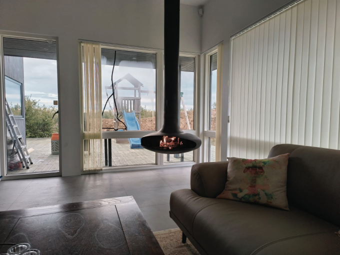 Holzfederkamin Innenräume aus Stahl schwarze Farbe 16